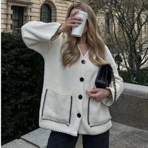 NWT ZARA ZARA TOPSTITCH KNIT
CARDIGAN size S 
🚨PRICE FIRM NO DISCOUNT